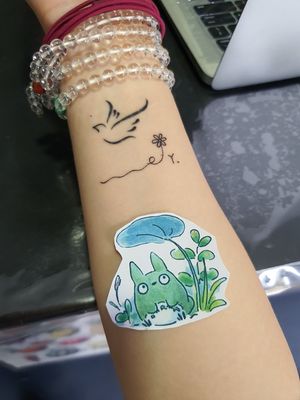 Measuring size at Vagabond Ink Tattoo in Central Singapore