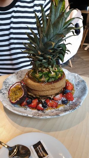 Vegan pineapple pancakes at Olivia's Maastricht in Maastricht