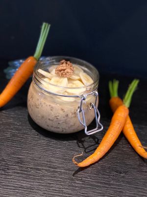 Vegan carrot cake overnight oats at Olivia's Maastricht in Maastricht