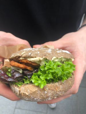 Dabbin Buddha bagel  - all vegan at Olivia's Maastricht in Maastricht