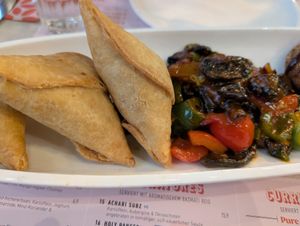 Samosa und Pilz Vorspeise at eatDOORI in Mainz