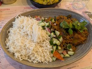 Reis und Curry at eatDOORI in Mainz