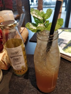 Mango-ginger Ice tea at Gretl - Raffles Place in Central Singapore