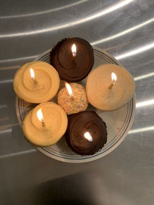 Amazing vegan cupcakes! Also the biggest cupcake I’ve ever had 🤩 at Pattycake Bakery in Columbus