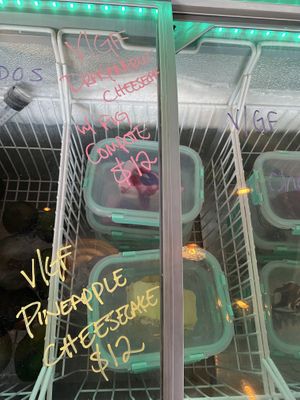 Dessert options at Moku Roots in Kula