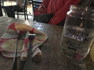 Avoiding waste — re-usable napkins & repurposed jars as water vessel’s  at Moku Roots in Kula