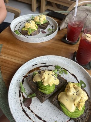 „eggs“ Benedict and the rosella tea  at The Avocado Factory in Canggu