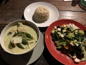 Green curry with tofu and stir fried veges with tofu and brown rice = 140 baht at Anutta in Koh Phangan