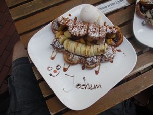Vegan waffle with cinnamon apple and banana. at Waffelicious in Eindhoven