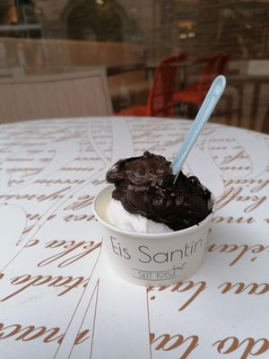 Schoko und Zitrone vegan🤗 at Eis Santin in Augsburg