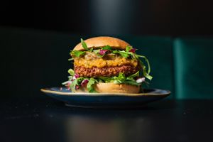 Der Perser Burger mit saftigem Gemüsebratling at Hamburgerei in Augsburg