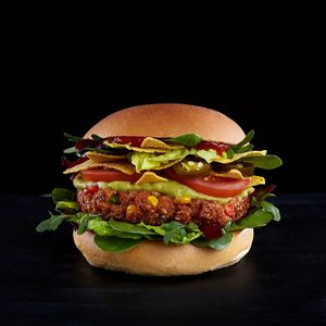 Der Mexikaner Burger mit saftigem Gemüsebratling at Hamburgerei in Augsburg