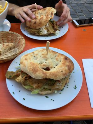 Fu Burgers with peanut chili sauce and vegan sour cream  at Striese Bar in Augsburg