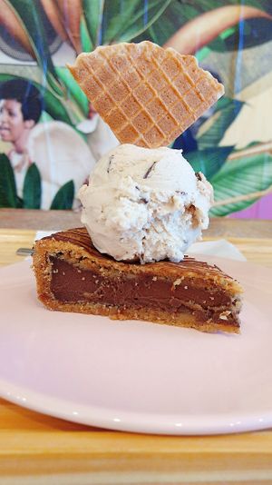 Torta Cookie com sorvete at Jazzlato in Recife
