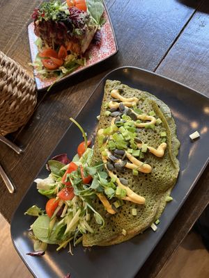 Gefüllter Pfannkuchen und roher Auflauf   at Nirvana in Riga