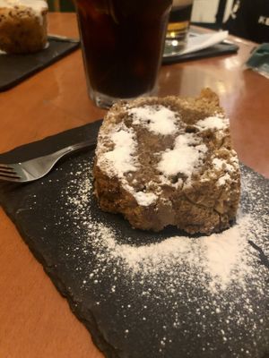 Tarta de zanahoria vegana  at Ubik Café in Valencia