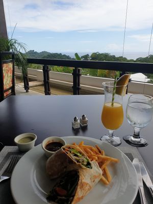 Lunch with a view at La Luna in Manuel Antonio
