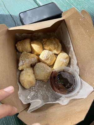 Zeppolis at Mora Pizza in Miami