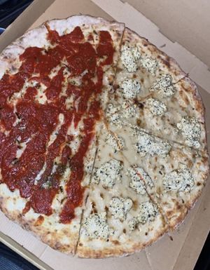 A perfect balance! at Mora Pizza in Miami