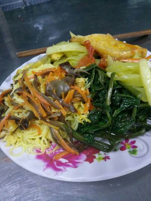 Com chay at Thien Nhan in Hue