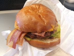 La Vie burger at Hank Cuisine Végétale - Rochechouart in Paris