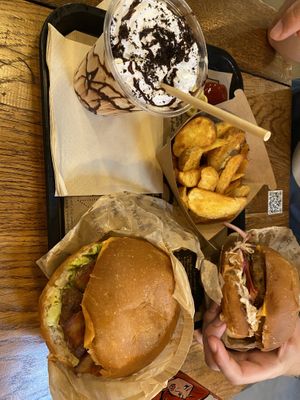   at Hank Cuisine Végétale - Rochechouart in Paris