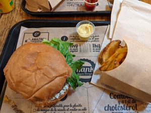  at Hank Cuisine Végétale - Rochechouart in Paris