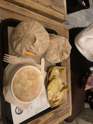   at Hank Cuisine Végétale - Rochechouart in Paris