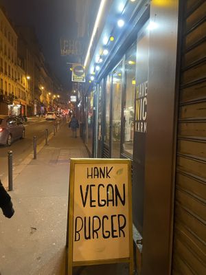   at Hank Cuisine Végétale - Rochechouart in Paris