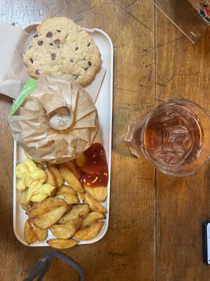   at Hank Cuisine Végétale - Rochechouart in Paris