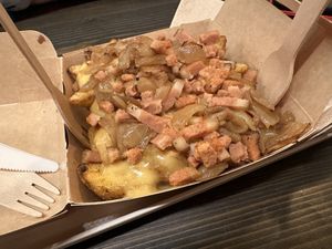   at Hank Cuisine Végétale - Rochechouart in Paris