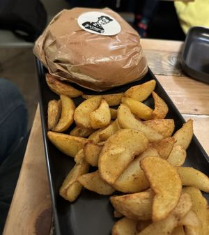   at Hank Cuisine Végétale - Rochechouart in Paris