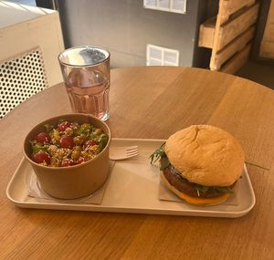   at Hank Cuisine Végétale - Rochechouart in Paris