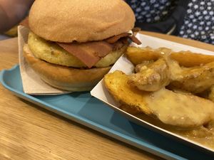 The Montagnard Burger - 3/5  at Hank Cuisine Végétale - Rochechouart in Paris