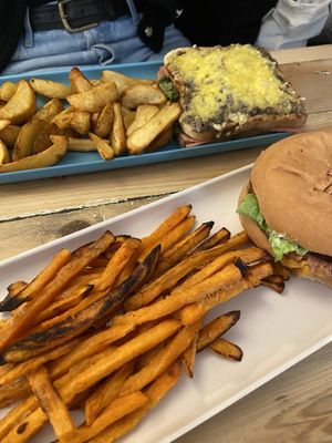   at Hank Cuisine Végétale - Rochechouart in Paris