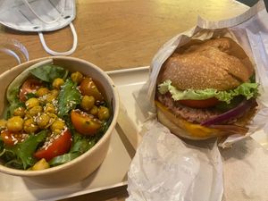 Chickpea salad and burger at Hank Cuisine Végétale - Rochechouart in Paris