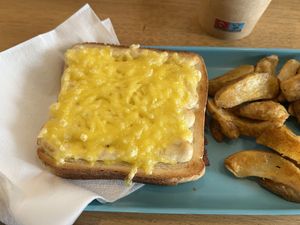 Croq’Hank with potato wedges  at Hank Cuisine Végétale - Rochechouart in Paris