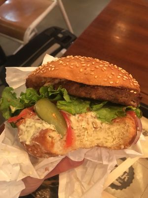 Beautiful burger at Hank Cuisine Végétale - Rochechouart in Paris