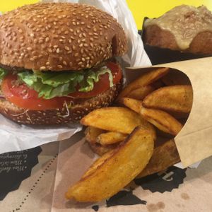 Got this all for free because I kept my receipt from Hank Pizza. Originally €15 at Hank Cuisine Végétale - Rochechouart in Paris