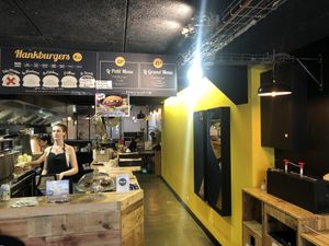 L’entrée  at Hank Cuisine Végétale - Rochechouart in Paris