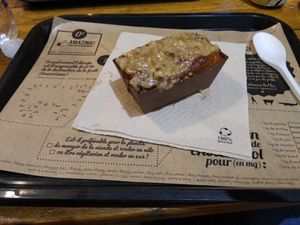 One of the best carrot cakes I've tried at Hank Cuisine Végétale - Rochechouart in Paris