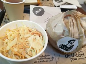 Coleslaw at Hank Cuisine Végétale - Rochechouart in Paris