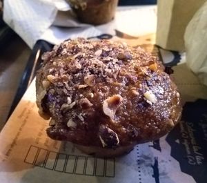 Carrot cake at Hank Cuisine Végétale - Rochechouart in Paris