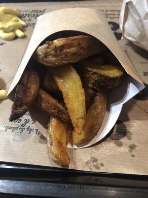 Potatoes at Hank Cuisine Végétale - Rochechouart in Paris