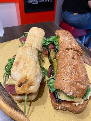 Vegan INDUSTRIA and vegan METRONIA  at Duecento Gradi in Rome