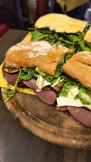 Vegan Metronia (salame veg, formaggio veg, melanzane, rucola e crema ai carciofi) at Duecento Gradi in Rome
