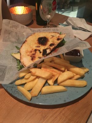 Vegan burger with vegetables and avocado  at Uno Rajh in Murska Sobota