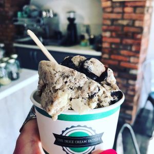 Oreo vegan ice cream with chocolate sauce at The Nice Cream Factory in York