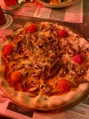Pizza funghi with vegan cheese   at Gioia in Frankfurt