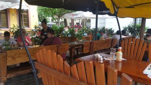 Garden, still close to street at Gioia in Frankfurt